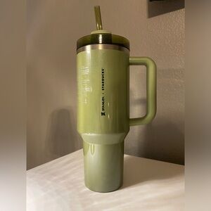 Starbucks x Stanley Olive Green Pearl 40 oz. Tumbler 2024 Fall Release